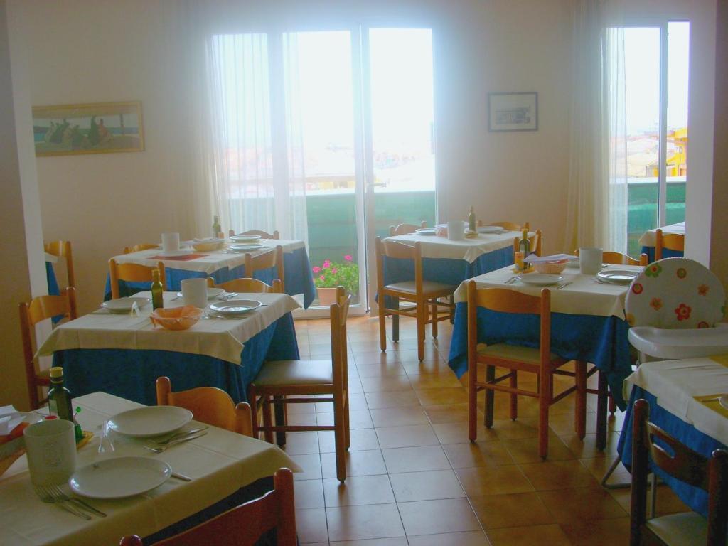 Hotel Cosmopolita Rimini Exterior photo